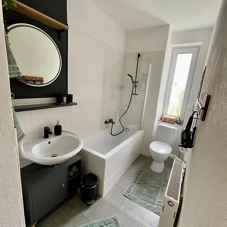 Zur Hirschstrasse 10 *